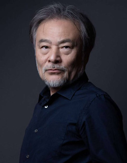 كيوشي كوروساوا يؤكد نفسه مخرجا قادرا على سباكة مناطق الظل في النفس وكشف الحدود بين الحقيقي وغير الواقعي