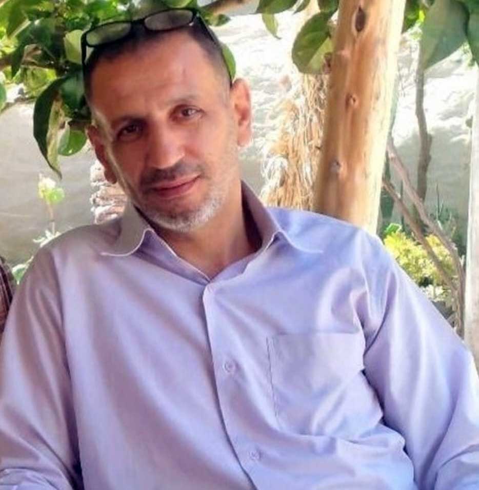 الفنان معتز نعيم ينجز في فترات زمنية متقاربة لوحات لا يعرف التعبير الفني فيها معنى الاستقرار