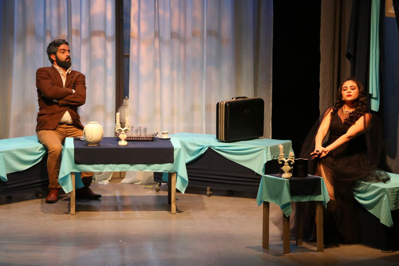 ◙ مسرح عربي بنصوص مترجمة