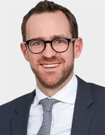 غرانت ويبستر: وضعوا إجراءات تسمح ببيع الدولار وتقليص السيولة